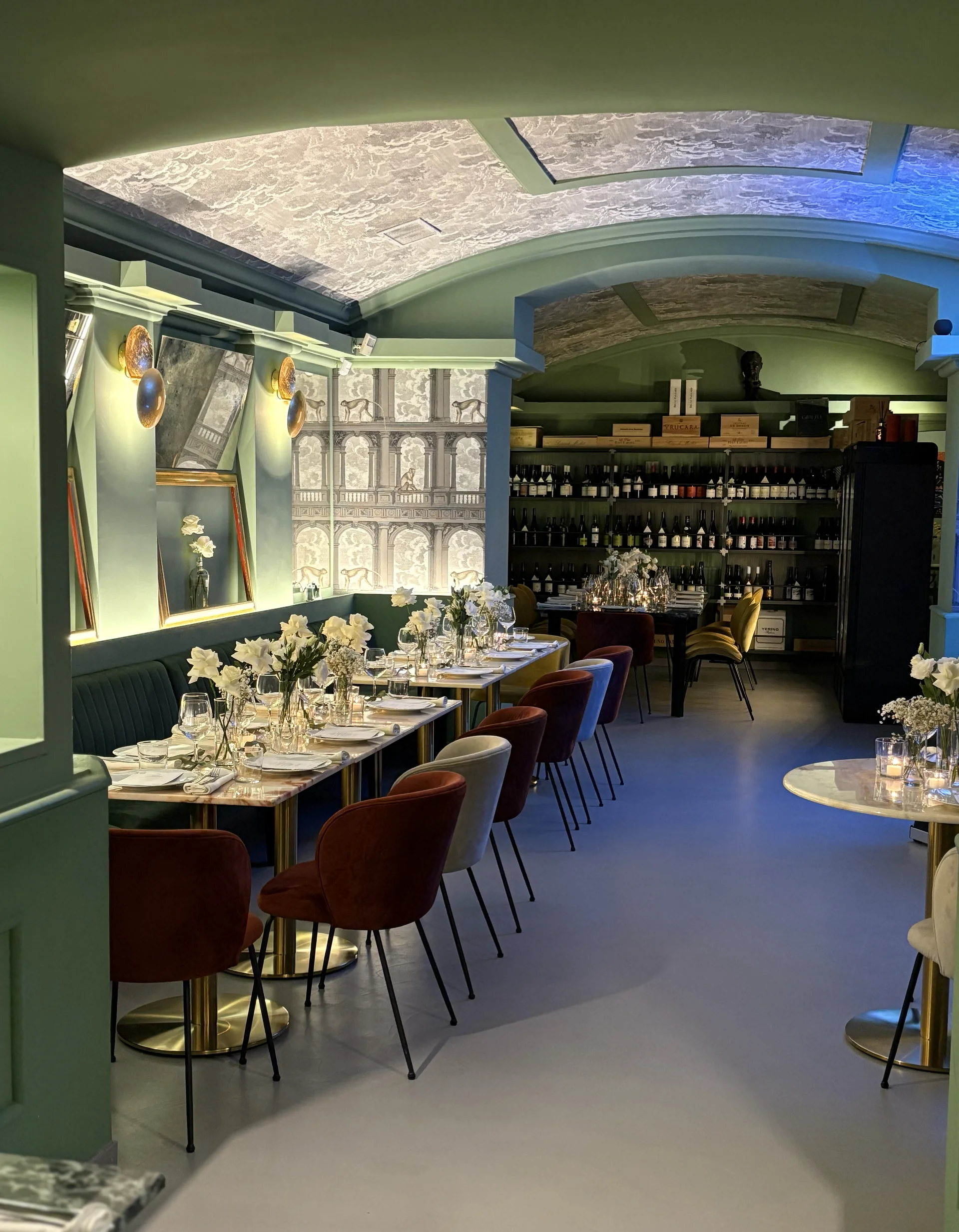 Allestimento della sala per una cena aziendale